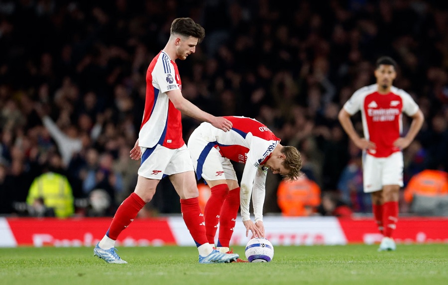 Bảng xếp hạng Ngoại hạng Anh mới nhất: Arsenal mở rộng cửa cho Liverpool vô địch