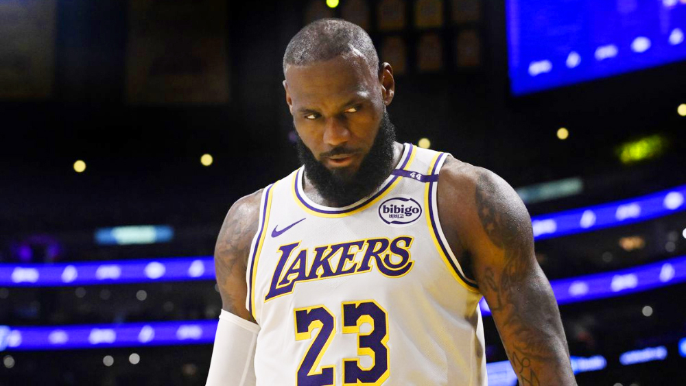 LA Lakers thắng trận NBA Playoffs 2025 đầu tiên khi… LeBron James đánh mất chính mình?