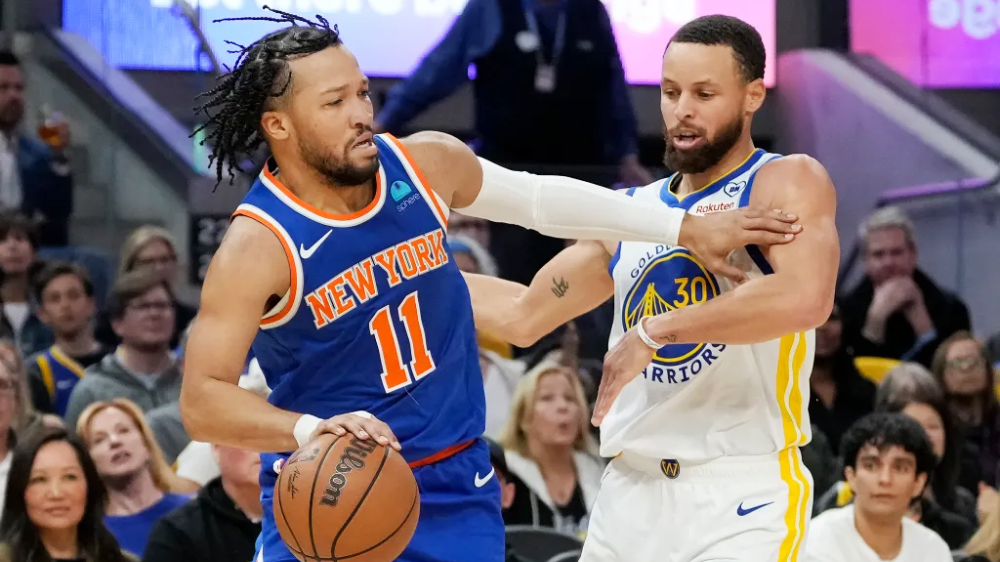 Theo ch&acirc;n Stephen Curry v&agrave; vượt qua Nikola Jokic, Jalen Brunson &ldquo;clutch&rdquo; nhất NBA m&ugrave;a giải 2024-25