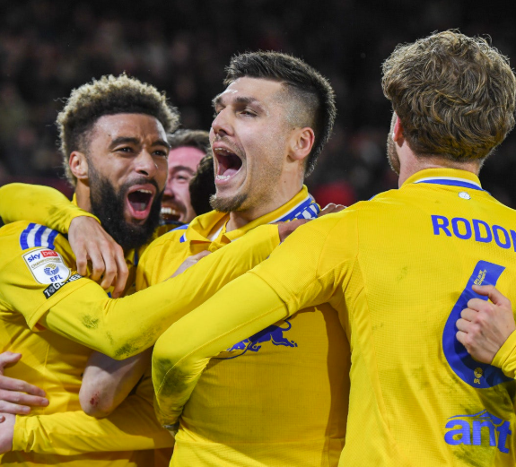 Nhận định bóng đá Leeds vs Bristol: Bảo vệ ngôi đầu bảng