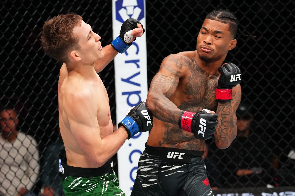 Thợ sửa ống nước bỏ việc sau khi nhận tiền thưởng khủng từ UFC