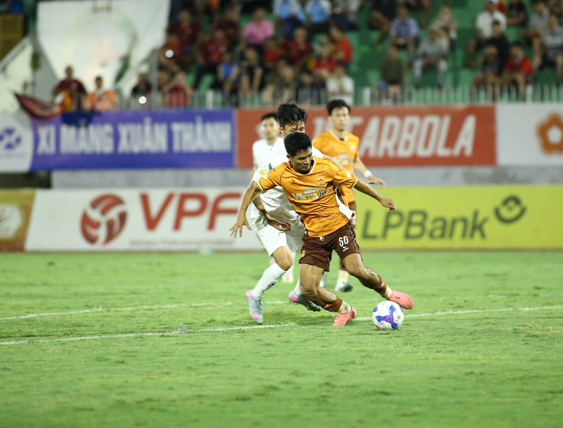 Chỉ đạo đặc biệt của VFF khi V.League "nóng" chuyện trọng tài, tiêu cực
