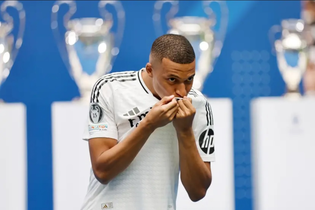 PSG phản công và đòi Mbappe trả 98 triệu euro