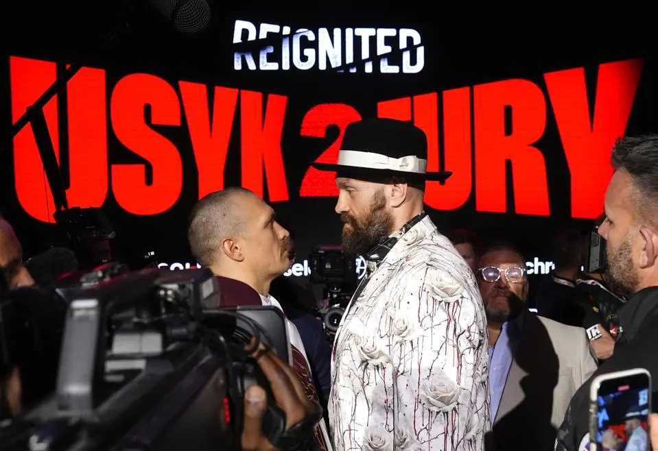 Usyk bất ngờ tuyên bố về... trận so gắng thứ 3 với Tyson Fury