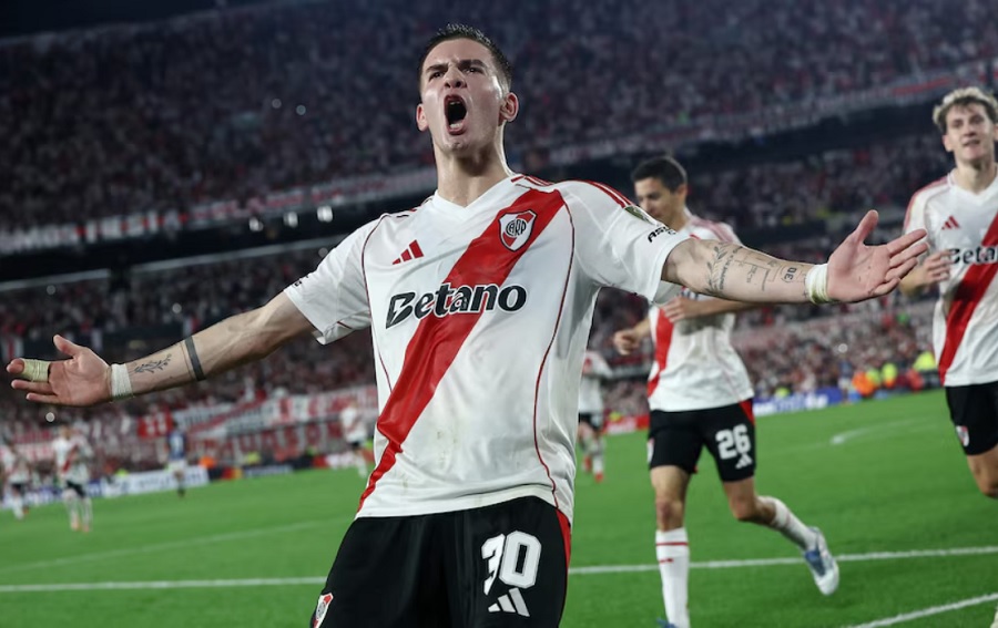 Tuyển Argentina triệu tập tài năng 17 tuổi đang được Real Madrid theo đuổi Tuyển Argentina triệu tập tài năng 17 tuổi đang được Real Madrid theo đuổi
