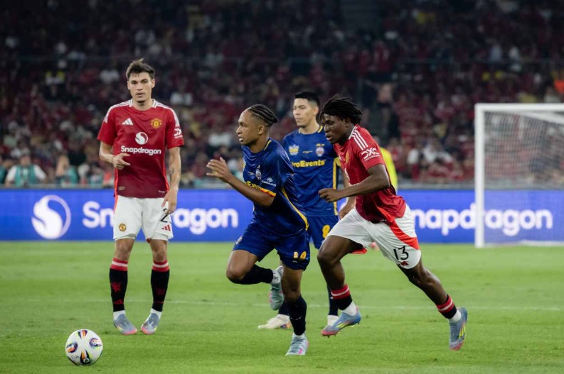 Thảm họa với Man United: Thua cả đội c&aacute;c Ng&ocirc;i sao Đ&ocirc;ng Nam &Aacute;, rơi c&uacute;p giao hữu
