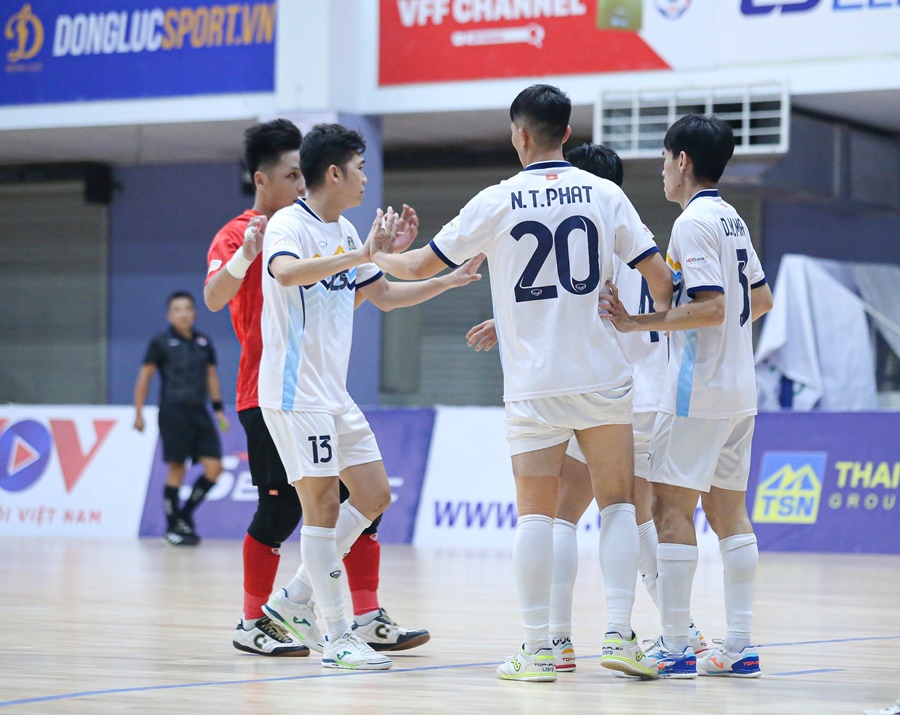 Thêm một hat-trick của Thịnh Phát, không thể ngăn cản sức mạnh Thái Sơn Nam