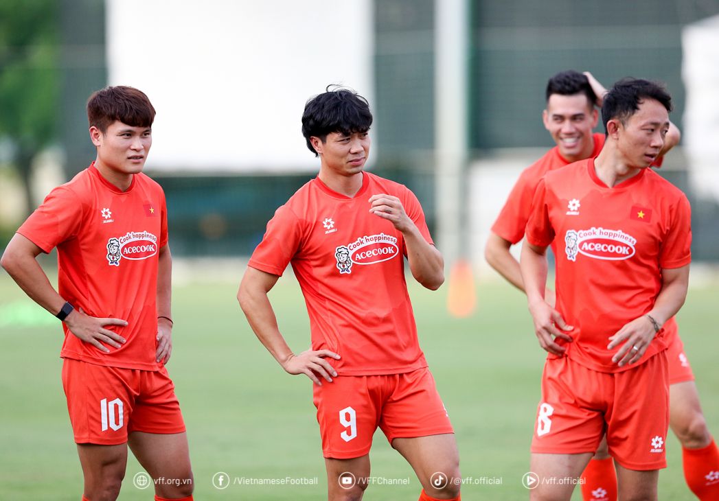 Công Phượng sớm chia tay tuyển Việt Nam, HLV Kim Sang Sik tìm người thay thế