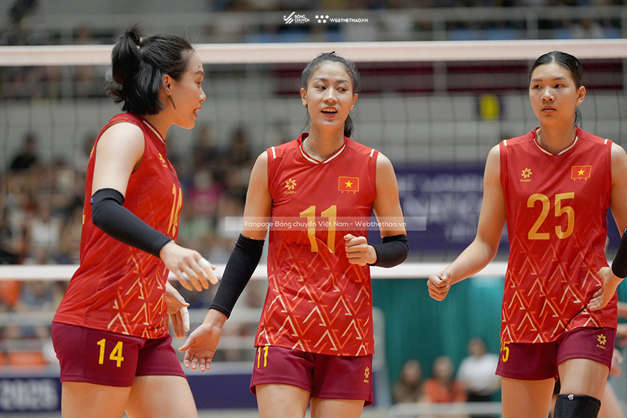 Kiều Trinh, Bích Thuỷ toả sáng trong ngày tuyển bóng chuyền nữ Việt Nam ra quân AVC Nations Cup