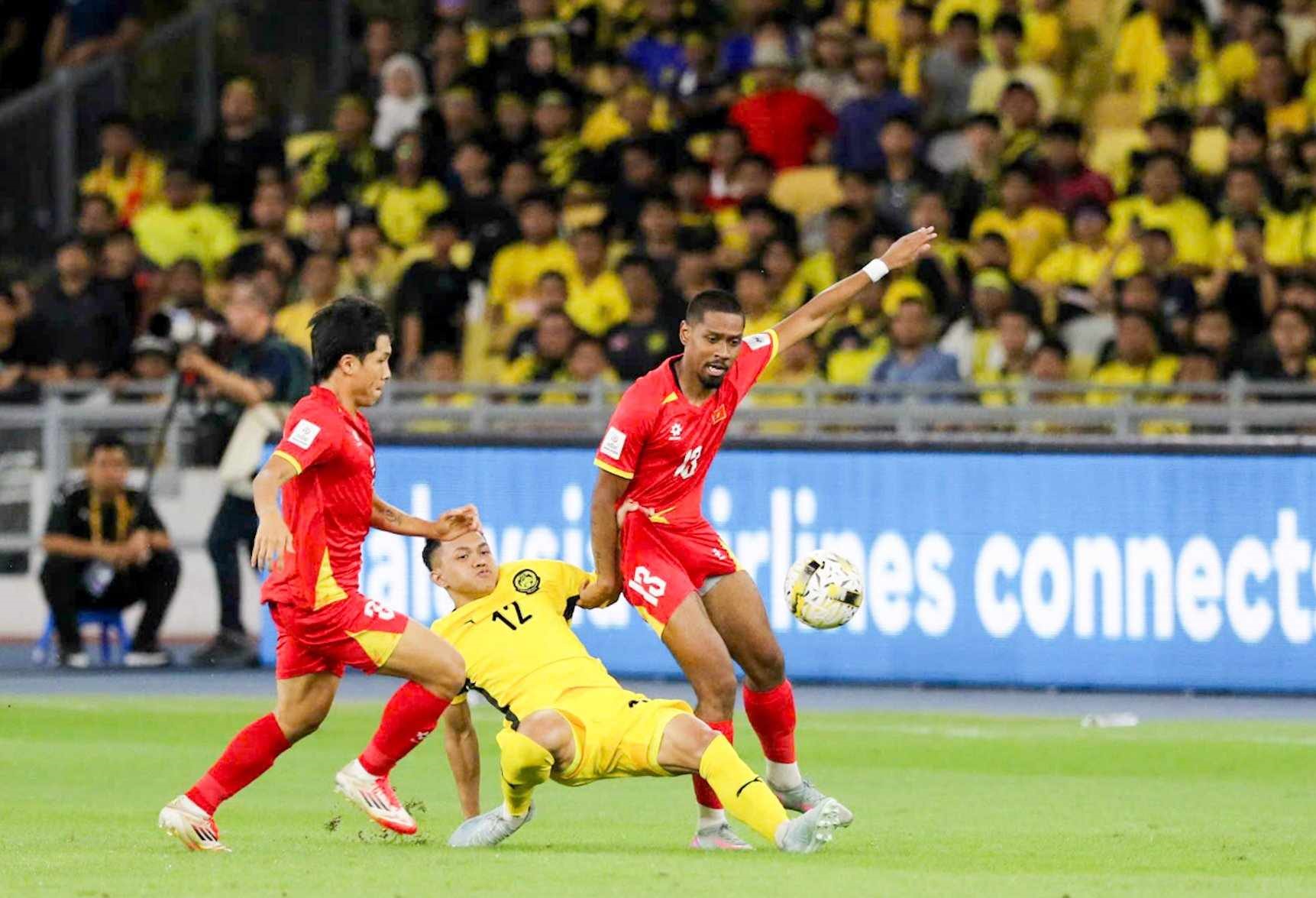 Malaysia 4-0 Việt Nam: Thất bại nặng nề Malaysia 4-0 Việt Nam: Thất bại nặng nề