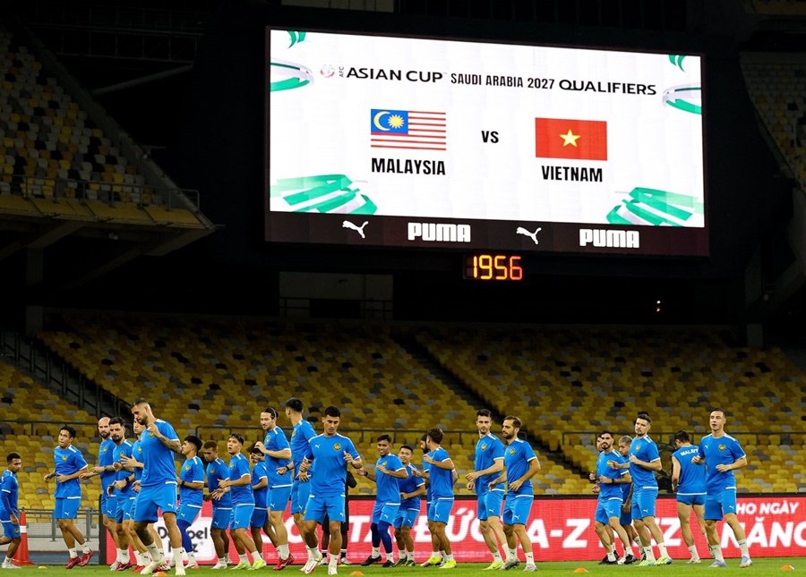 “Túi mù” của Malaysia dành đến HLV Kim Sang Sik