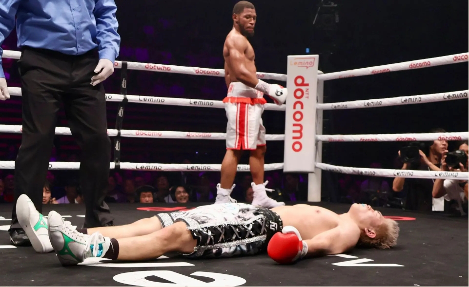 Võ sĩ Nhật Bản bị xóa ký ức sau pha knockout