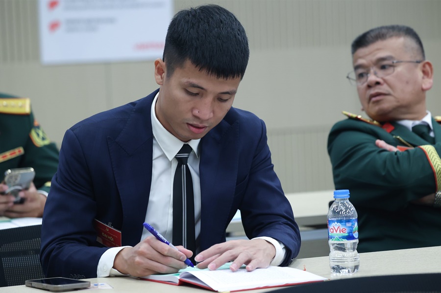 Chuyển nhượng V.League: B&ugrave;i Tiến Dũng lựa chọn kh&aacute;c Đức Chiến