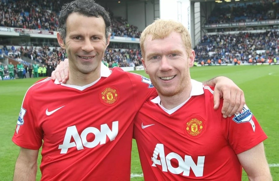 Sự cố khiến Ryan Giggs và Paul Scholes đến Việt Nam trễ