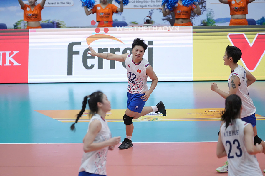 B&oacute;ng chuyền nữ U21 Việt Nam đ&aacute;nh bại Tứ Xuy&ecirc;n, c&oacute; chiến thắng đầu ti&ecirc;n tại VTV Cup 2025