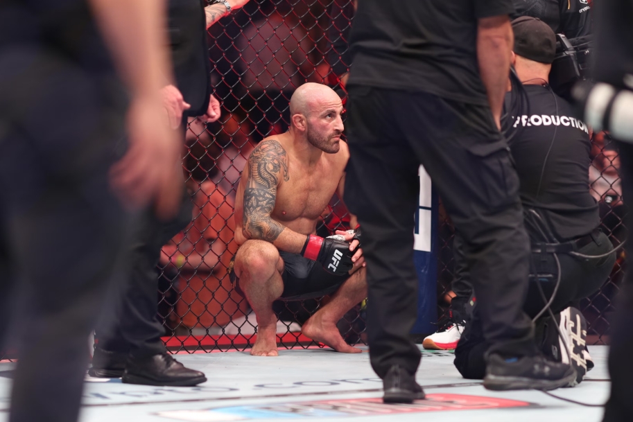 Alexander Volkanovski thừa nhận hối tiếc khi đấu Ilia Topuria quá sớm