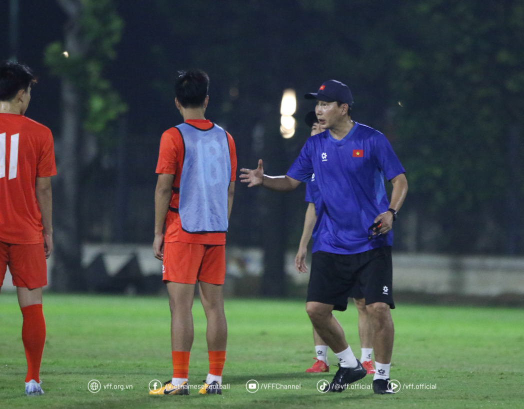U23 Việt Nam gặp trở ngại đầu tiên khi đặt chân đến Indonesia