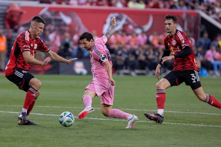 Inter Miami kinh ngạc trước ma thuật của Messi: "Anh ấy vượt xa môn thể thao của chúng tôi"