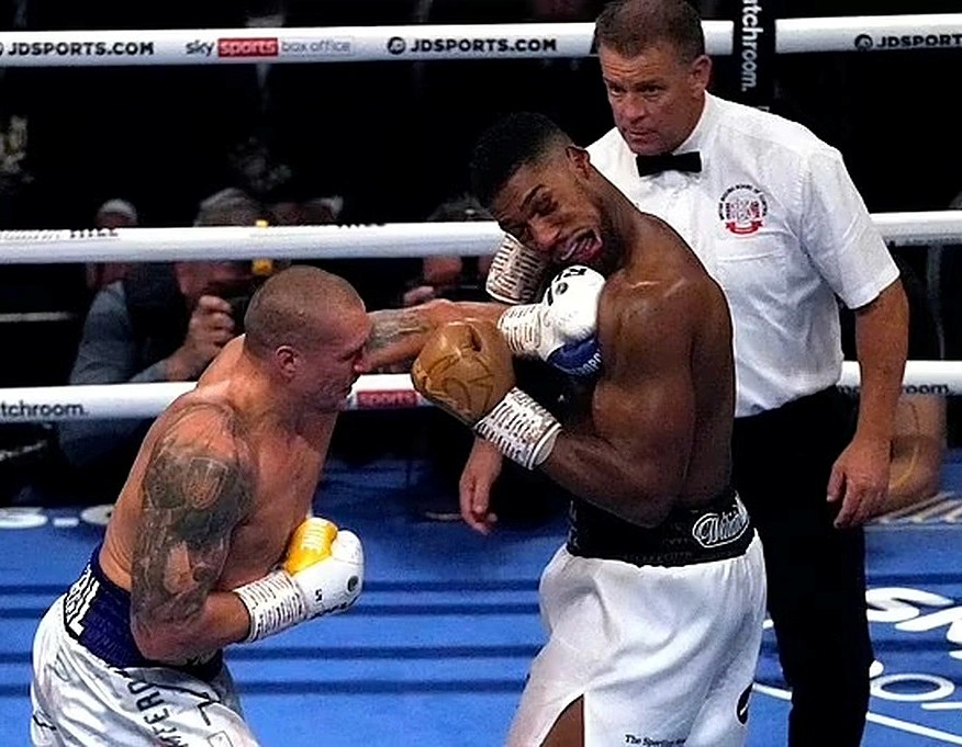10 khoảnh khắc ăn mừng gây sốc nhất trên sàn boxing có Usyk và... Anthony Joshua