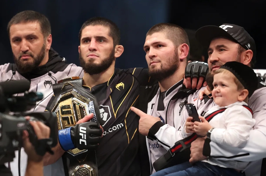 Khabib xác nhận trận siêu đấu của Islam Makhachev tại UFC 322