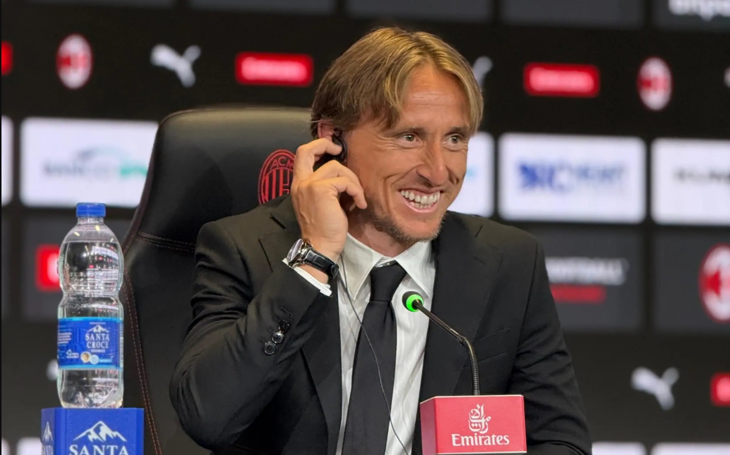 Luka Modric ra mắt AC Milan: “Tôi không phải là người đặc biệt...”