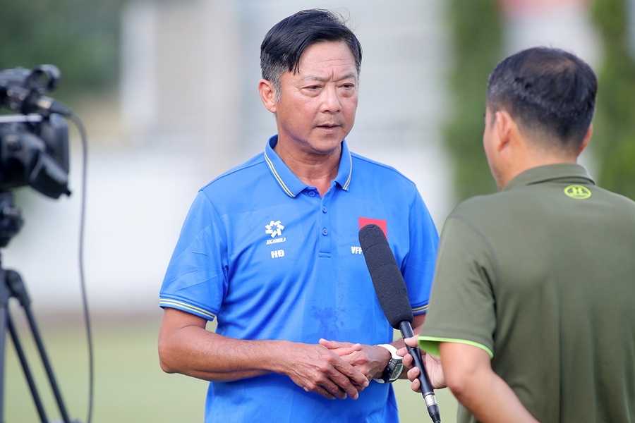 Cuộc tương phùng giữa Tiến Linh và HLV Lê Huỳnh Đức Cuộc tương phùng giữa Tiến Linh và HLV Lê Huỳnh Đức