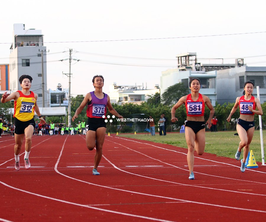 Nữ hoàng tốc độ đánh bại Trần Thị Nhi Yến và Lê Tú Chinh vô địch chạy 100m nữ quốc gia