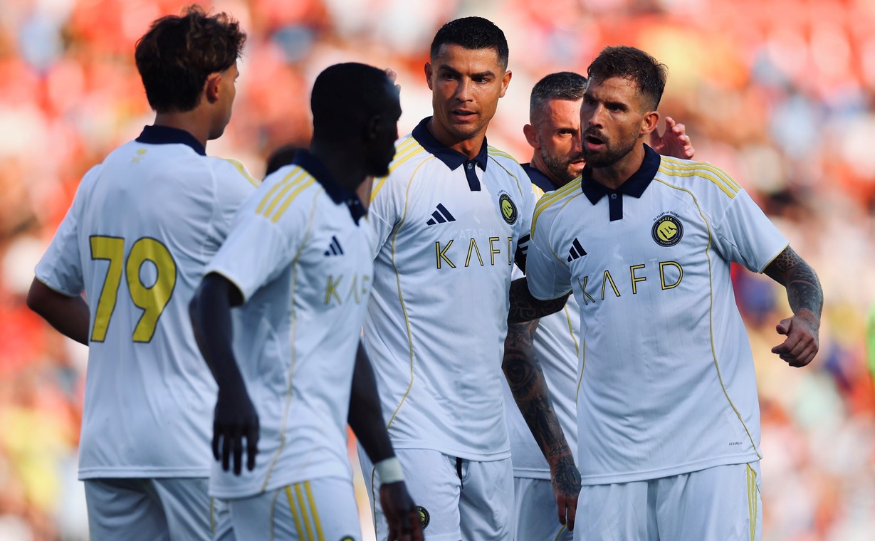 Sau hat-trick, Cristiano Ronaldo lập thêm cú đúp cho Al Nassr