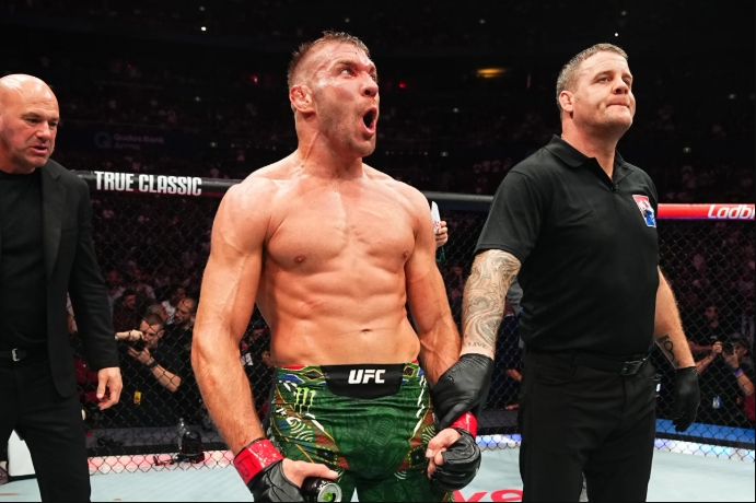 Ca phẫu thuật biến Dricus du Plessis thành quái vật ở UFC như thế nào?