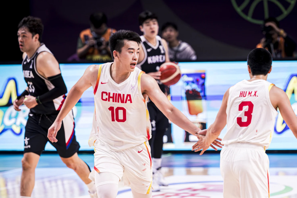 Chặn đứng màn ngược dòng của Hàn Quốc, tuyển Trung Quốc vào bán kết FIBA Asia Cup 2025