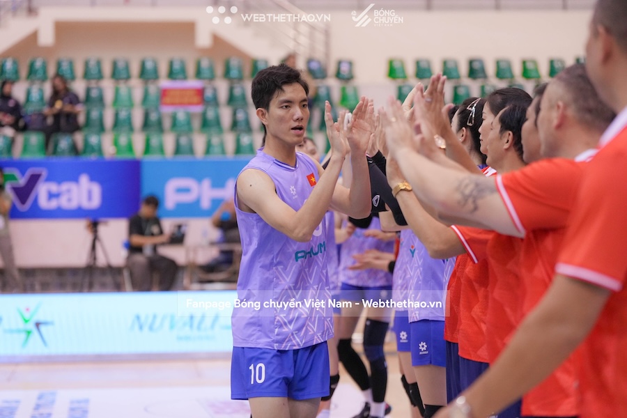 Bích Tuyền xin rút không tham dự giải bóng chuyền Vô địch thế giới cùng đội tuyển Việt Nam Bích Tuyền xin rút không tham dự giải bóng chuyền Vô địch thế giới cùng đội tuyển Việt Nam