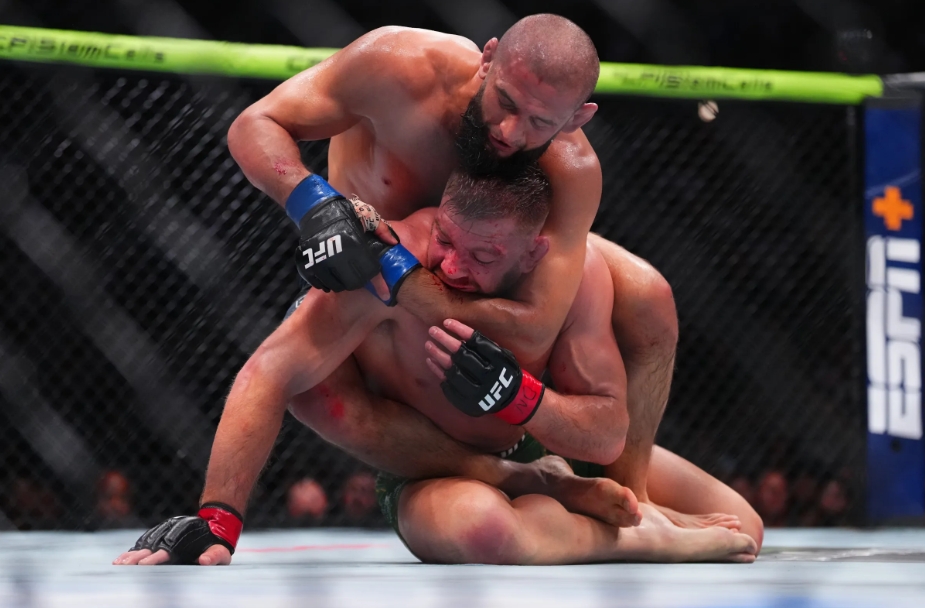 Khamzat Chimaev: Phá kỷ lục khó bậc nhất UFC theo cách không tưởng