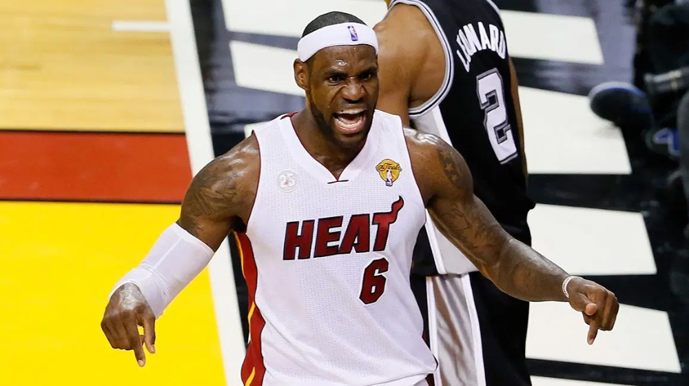 Nh&acirc;n vi&ecirc;n an ninh Miami Heat đ&aacute;nh cắp hơn 400 m&oacute;n đồ, bao gồm &aacute;o 3,7 triệu đ&ocirc; của LeBron James