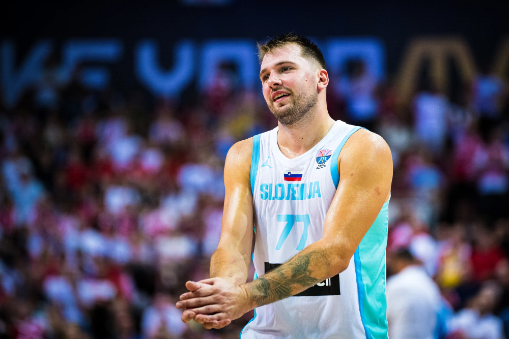 Luka Doncic chào sân FIBA EuroBasket 2025 bằng… lỗi kỹ thuật và thất bại dù ghi 34 điểm Luka Doncic chào sân FIBA EuroBasket 2025 bằng… lỗi kỹ thuật và thất bại dù ghi 34 điểm