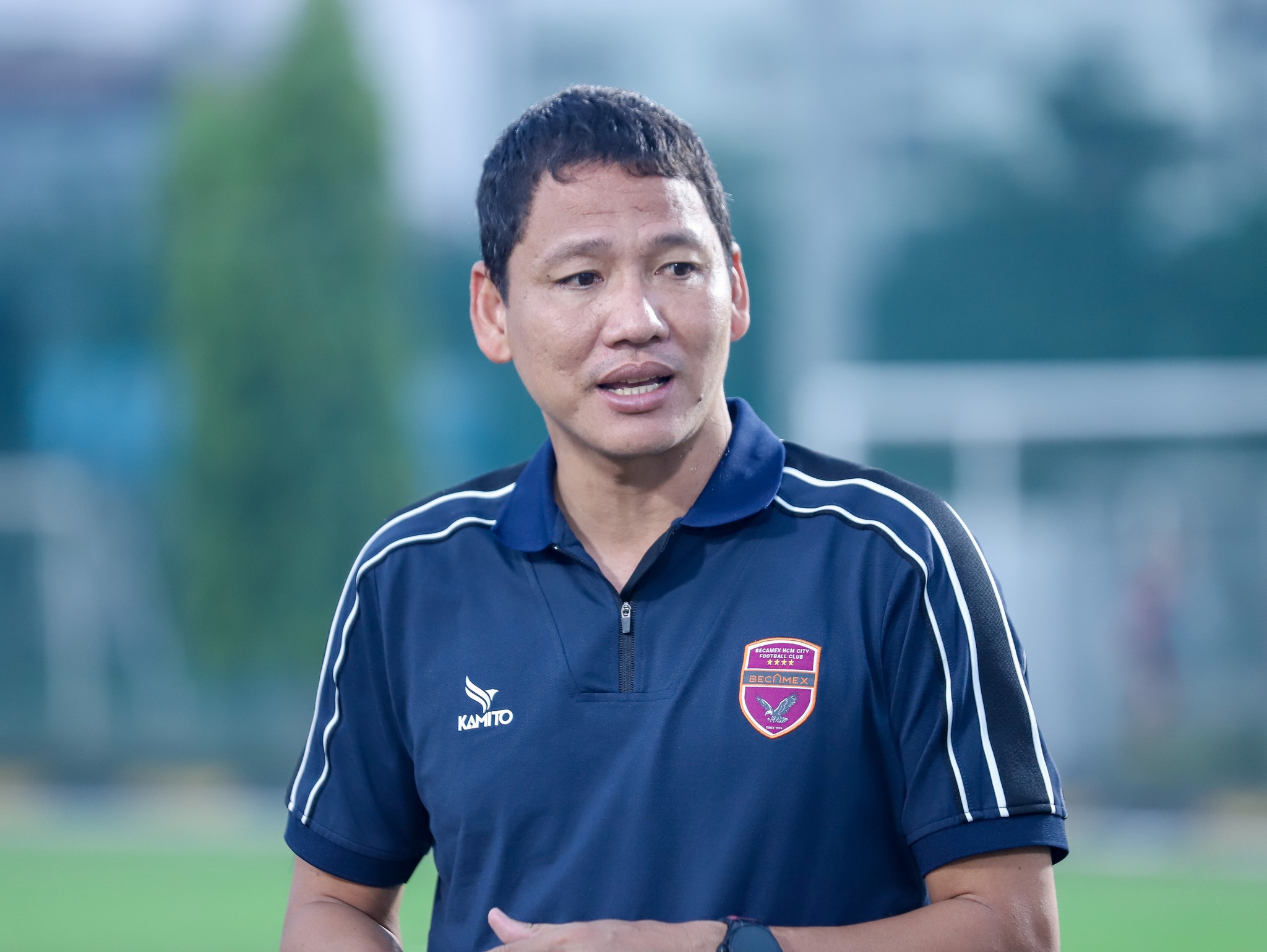 HLV Anh Đức trở lại mặt đất sau hai thất bại liên tiếp ở V.League