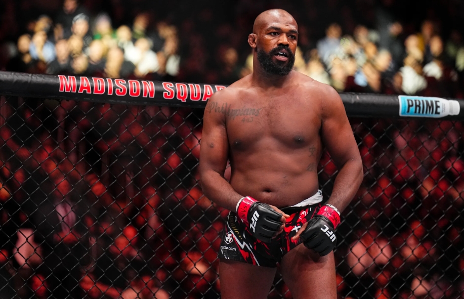 Jon Jones gây bão với tuyên bố "chưa giải nghệ"