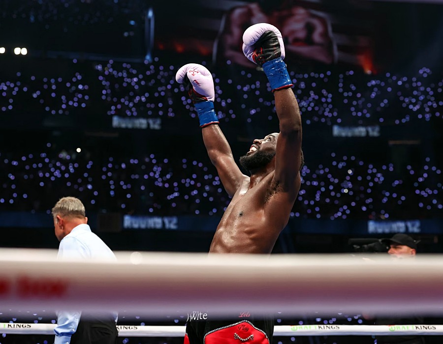 Thắng hằng triệu đô la cá cược nhờ "kèo dưới" Crawford hạ Canelo