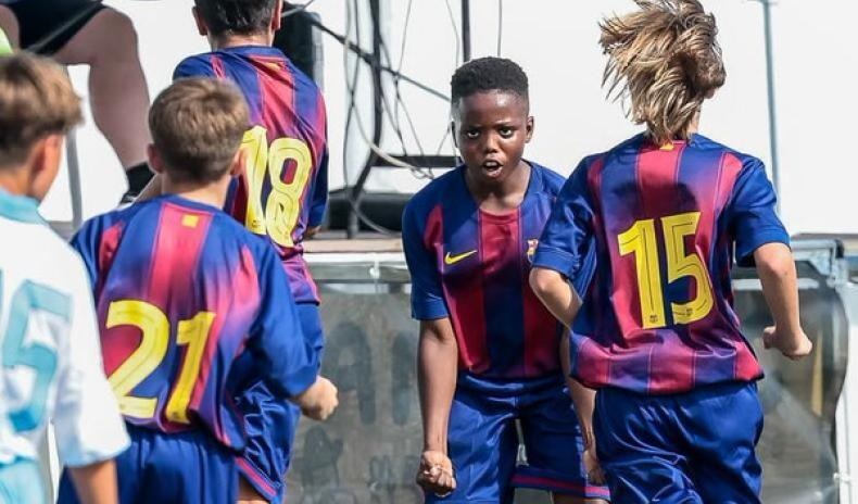 Thần đồng mới nhất của Barcelona đã ghi được 189 bàn thắng!