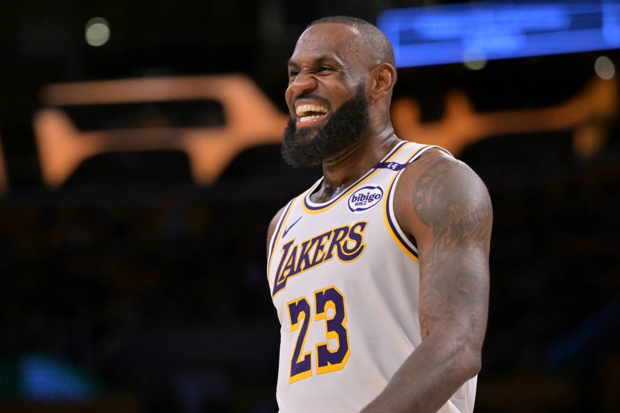 LeBron James nói gì về câu chuyện giải nghệ trước mùa giải NBA 2025-26? LeBron James nói gì về câu chuyện giải nghệ trước mùa giải NBA 2025-26?