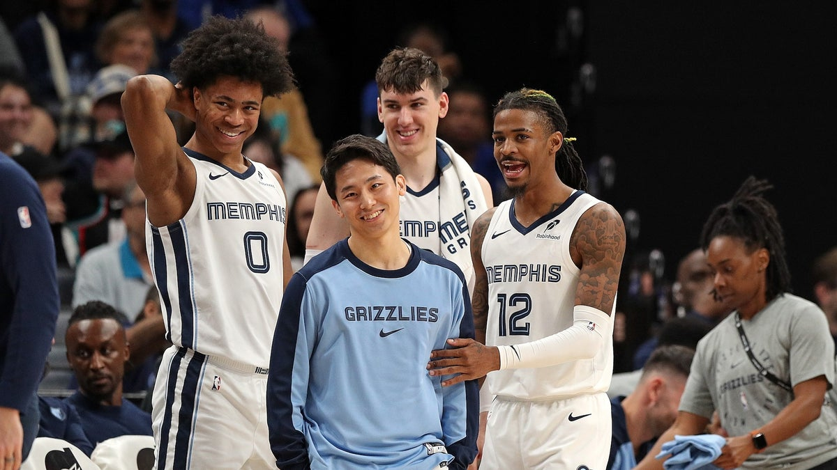 Thấp bé liệu có thể thi đấu tại Giải bóng rổ nhà nghề Mỹ NBA?