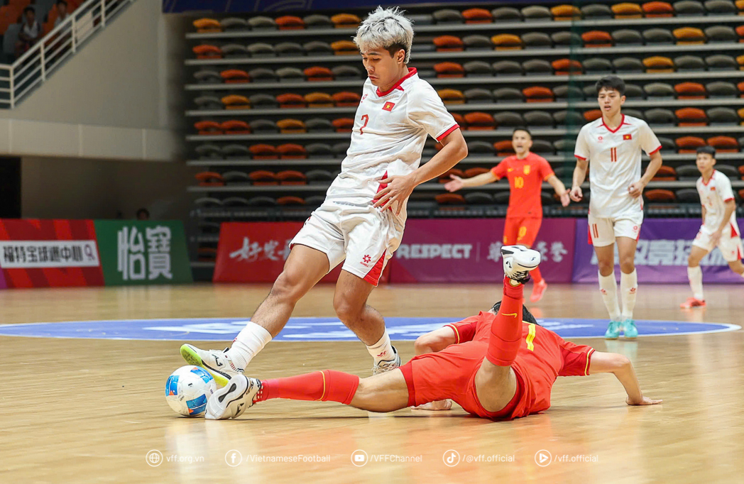 Từ World Cup đến Futsal châu Á: Báo Trung Quốc cay đắng gọi thất bại trước Việt Nam là “nỗi nhục” Từ World Cup đến Futsal châu Á: Báo Trung Quốc cay đắng gọi thất bại trước Việt Nam là “nỗi nhục”