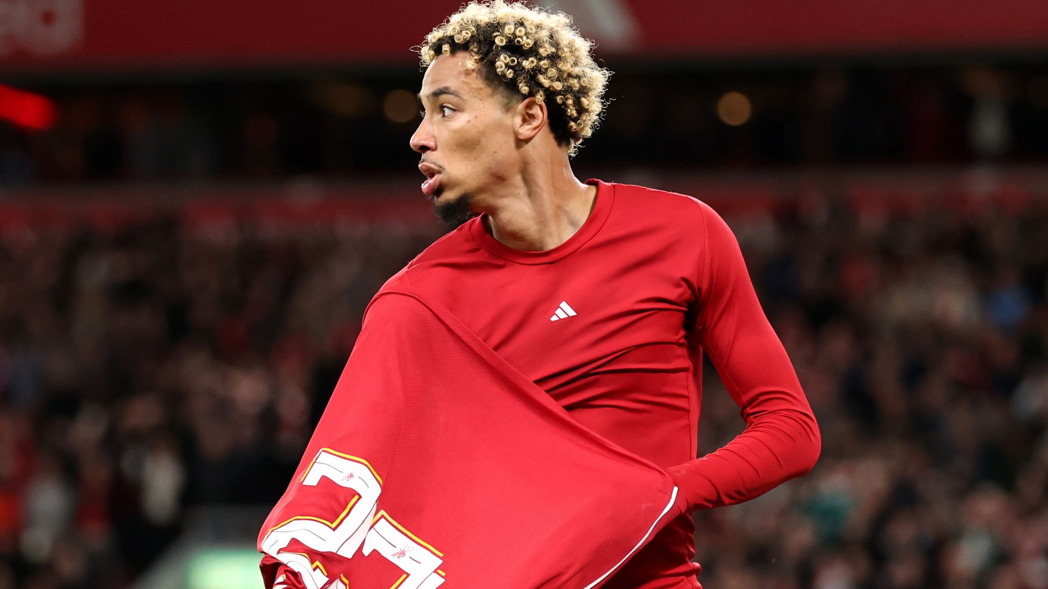 Hugo Ekitike bị chỉ trích là ngu ngốc sau khi nhận thẻ đỏ ở trận thắng của Liverpool