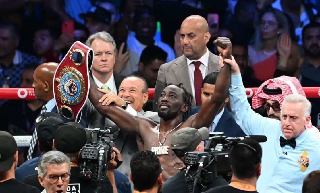 Terence Crawford bỏ đai ngay sau khi đánh bại Canelo