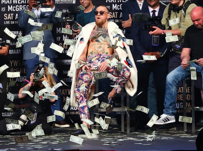 Conor McGregor hét giá không tưởng và "100 Golden Visa" để đấu ở UFC Nhà Trắng