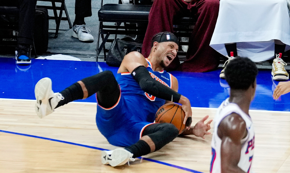 Chuyện lạ ở trận giao hữu đầu tiên của NBA 2025-26: Cầu thủ vừa chấn thương, vừa bị đuổi