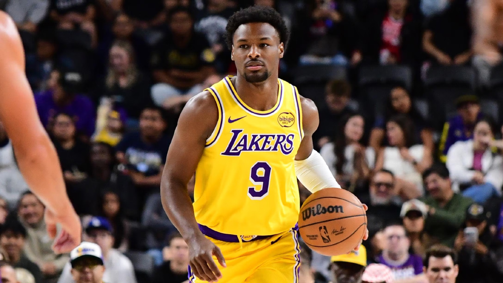 Con trai LeBron James bị chỉ trích vì trận đấu 1/12 FG, Lakers thua đậm trận giao hữu với Phoenix Suns Con trai LeBron James bị chỉ trích vì trận đấu 1/12 FG, Lakers thua đậm trận giao hữu với Phoenix Suns