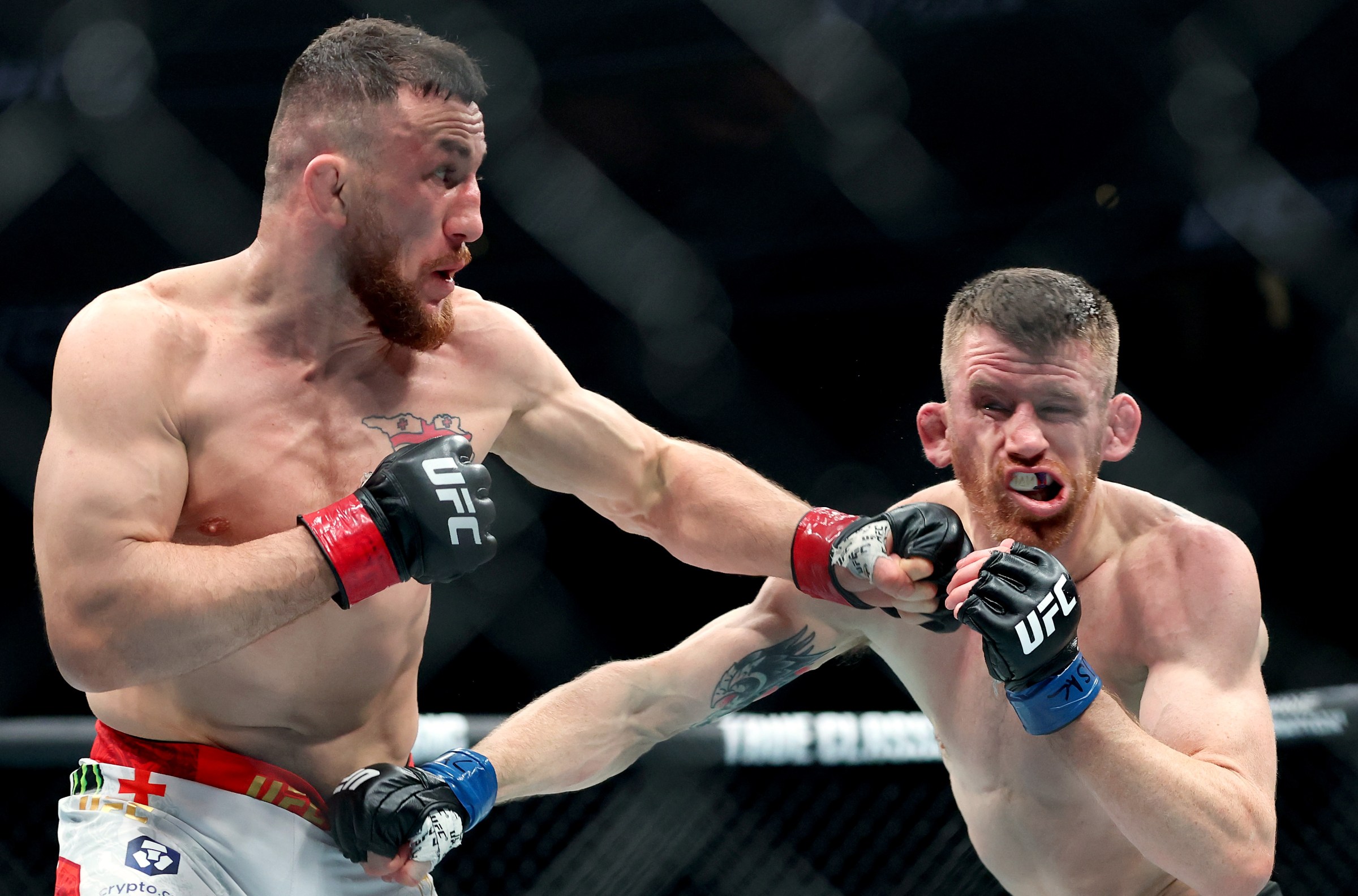 UFC 320: Merab Dvalishvili thắng Cory Sandhagen trong trận kịch chiến