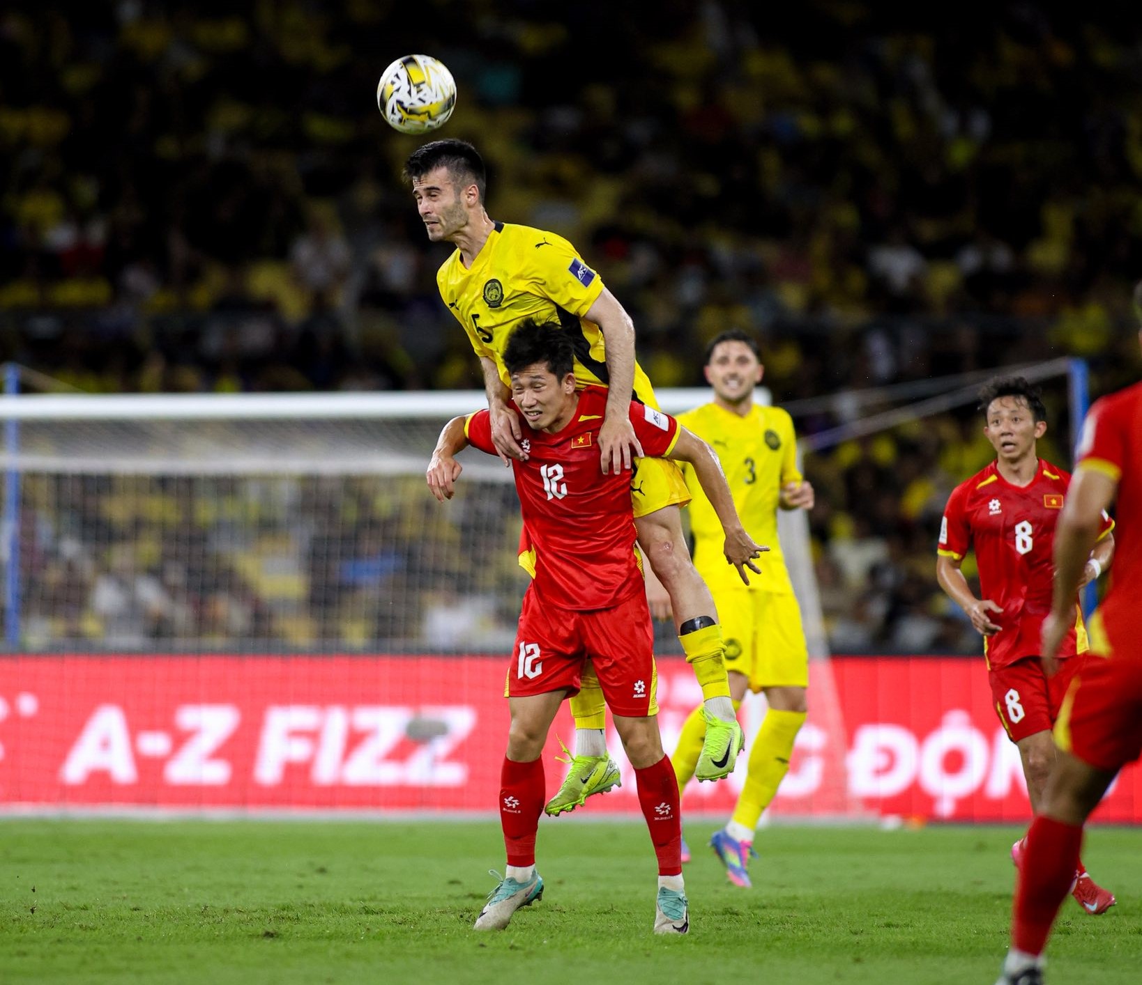Dư luận dậy sóng: “Bên thứ ba” bí ẩn tố Malaysia gian lận cầu thủ với FIFA