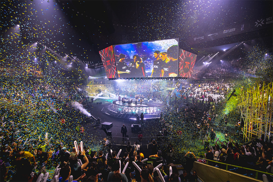 Sự kh&aacute;c biệt trong kinh doanh giữa Esports v&agrave; thể thao truyền thống