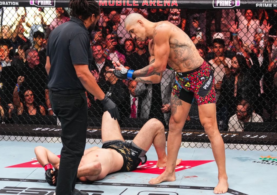 Alex Pereira mỉa mai lời biện hộ chấn thương của Ankalaev ở UFC 320